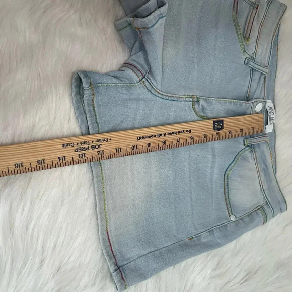 Judy Blue Mid-Rise Rainbow Thread Women's Shorts Size Large Summer Trendy - Picture 6 of 14